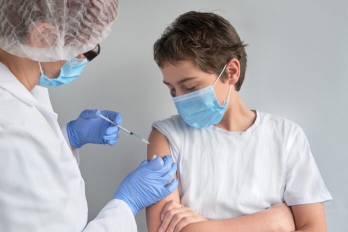 vaccini anti-covid ragazzi