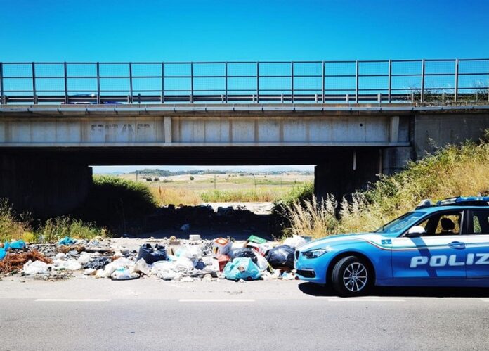 discarica abusiva statale 106 crotone
