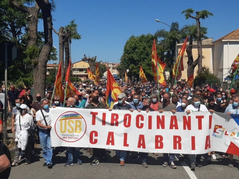 Stato di agitazione per i tirocinanti di inclusione sociale in Calabria: sindacati contro la Regione