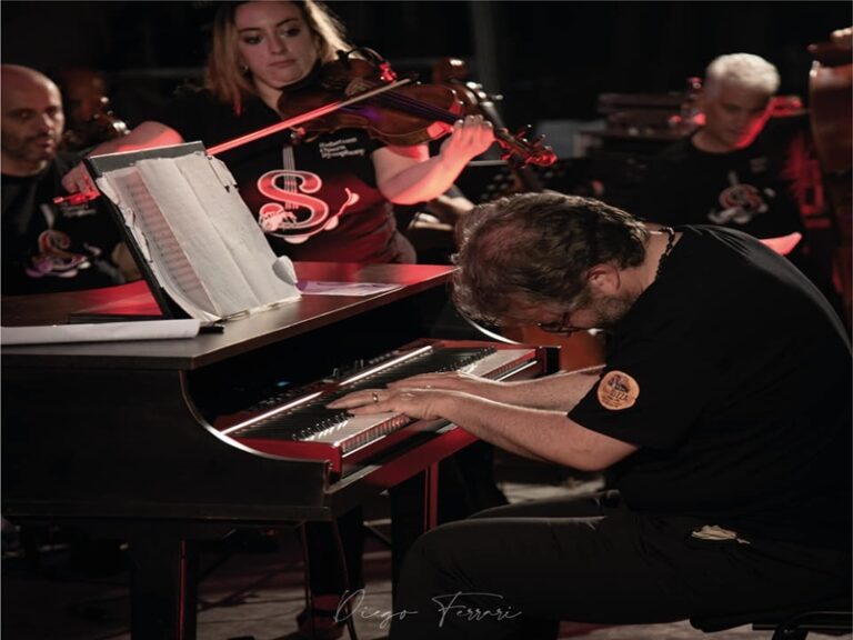 Perri al piano