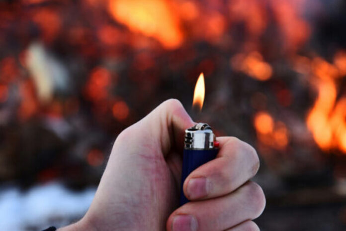 appicare incendio accendino carolei