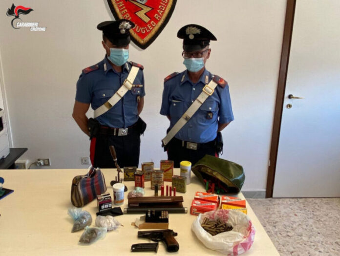 sequestro armi munizioni crotone