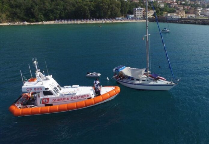 barca alla deriva vibo