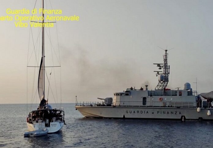 sbarco migranti Roccella