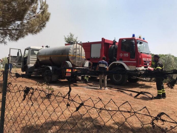 VIGILI DEL FUOCO E AUTOBOTTE COMUNALE