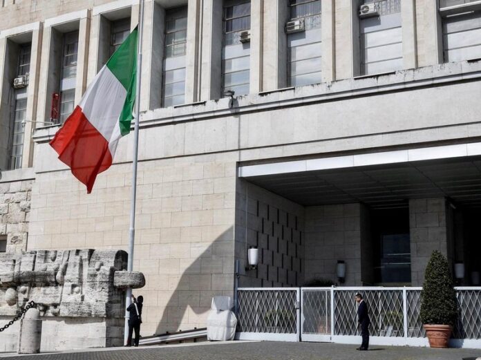 bandiera a mezz'asta