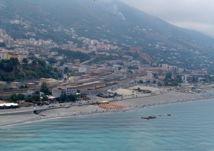 spiaggia mare Paola