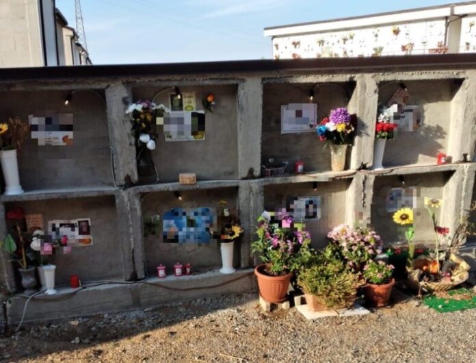 loculi aperti cimitero Rossano