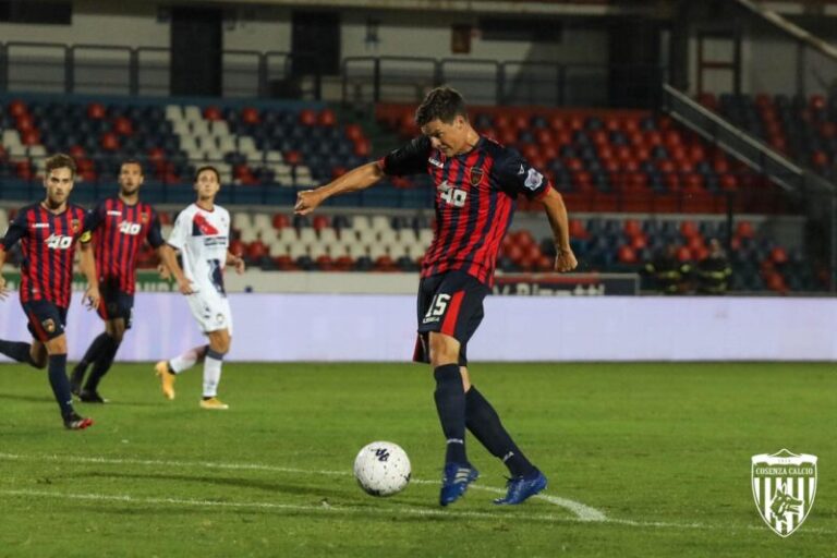 Cosenza calcio, stop per Väisänen