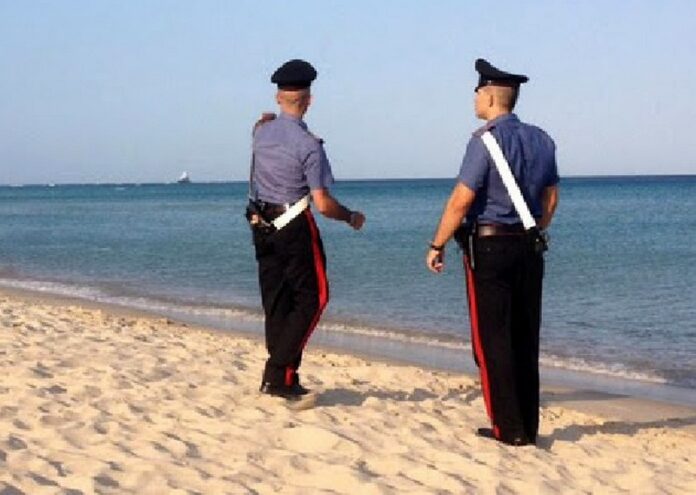 carabinieri spiaggia mare