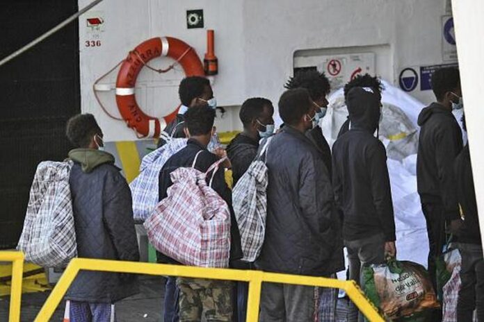 sbarco migranti reggio