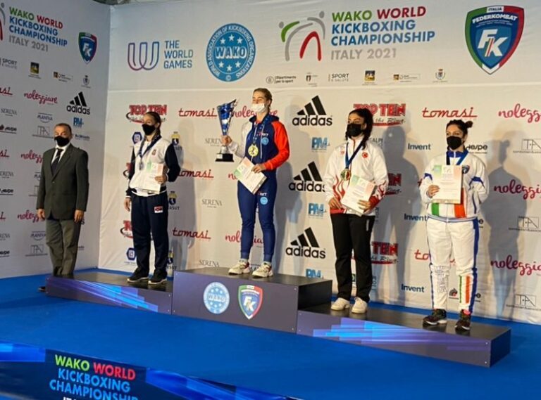 La calabrese Cozzolino sul podio ai campionati del mondo di Kickboxing