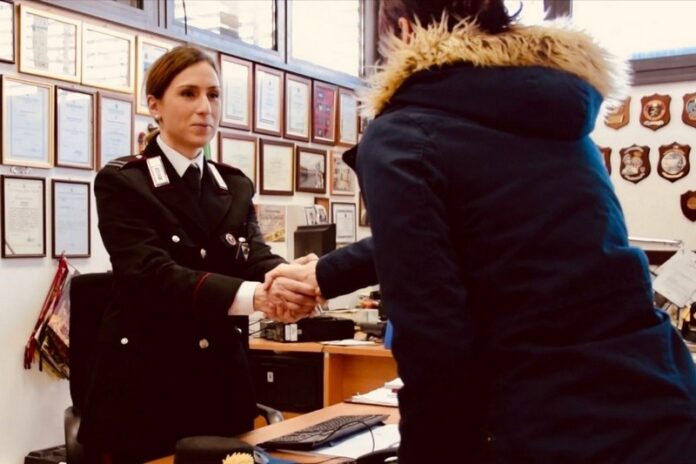carabinieri violenza donne