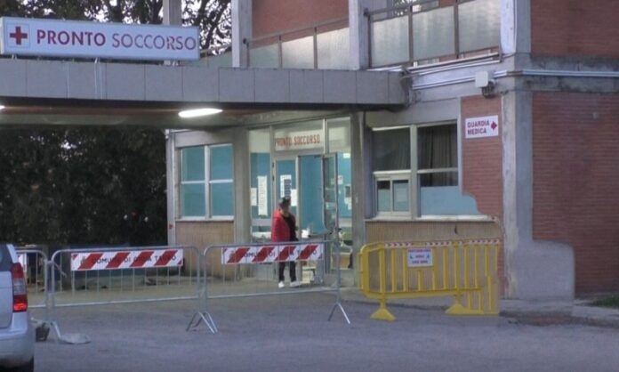 muore in attesa ambulanza