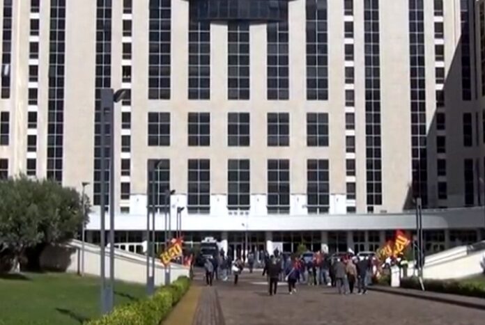 protesta sindacati calabria