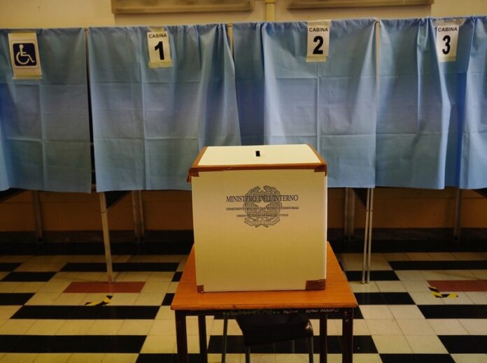 urna seggio voto elezioni