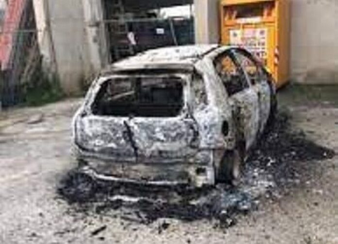 Siderno mezzi incendiati