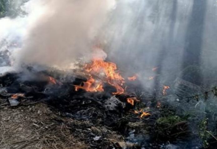incendio rifiuti