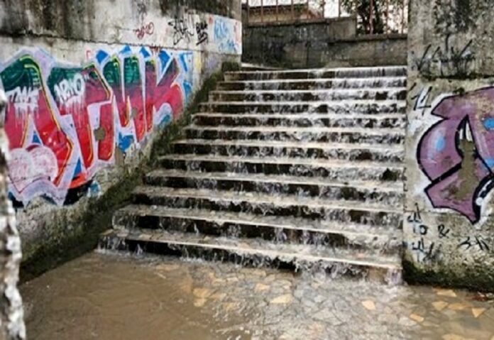 maltempo cosenza scalinata liceo
