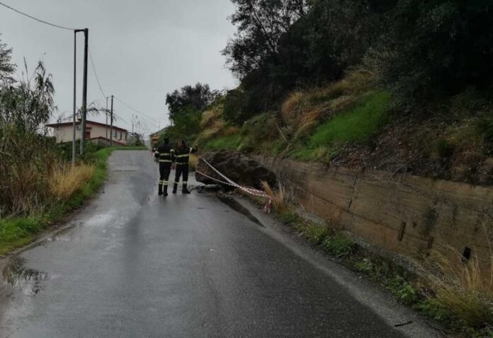 masso strada montebello ionico