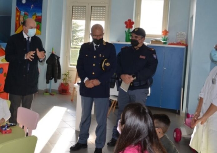 poliziotti ospedale Catanzaro bambini