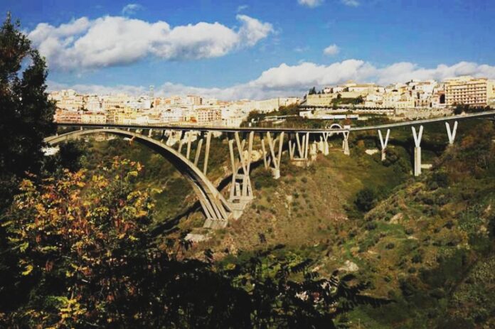 sequestro ponte Catanzaro