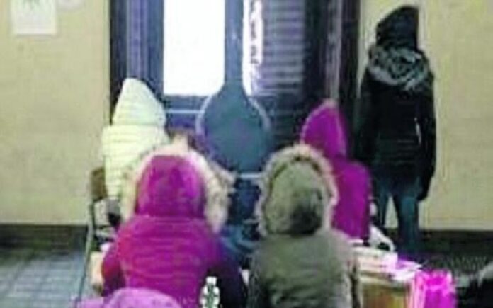 studenti al freddo
