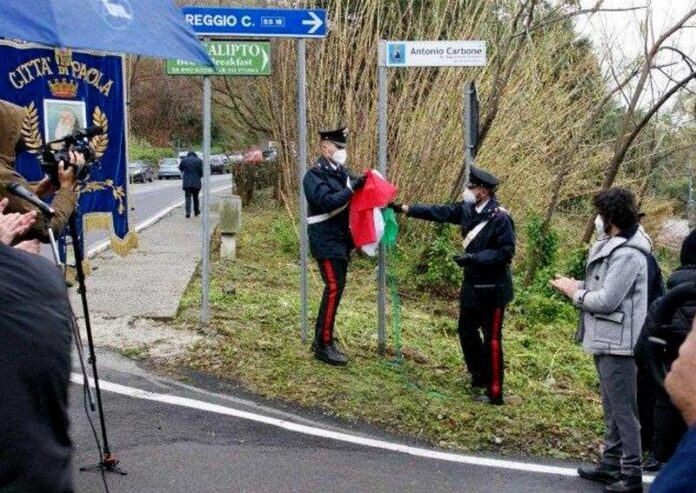 Intitolata la strada al Mar. Magg. dei Carabinieri Antonio Carbone