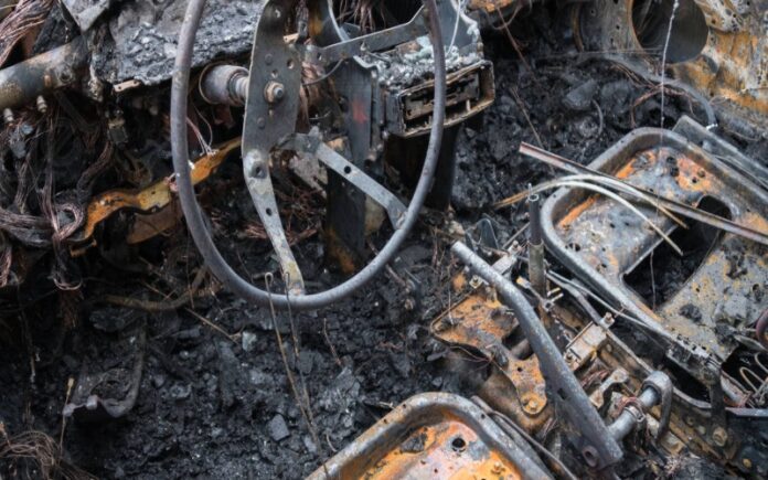 cadavere auto carbonizzata
