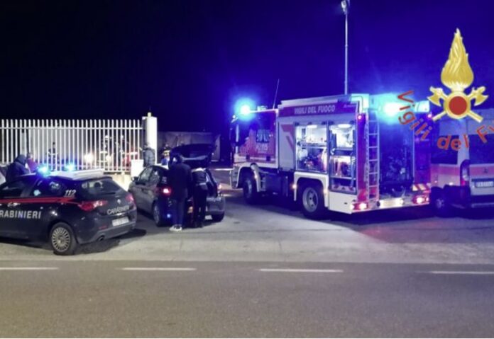 cancello catanzaro schiaccia uomo