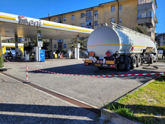 cisterna distributore agip