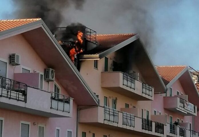 incendio abitazione amantea