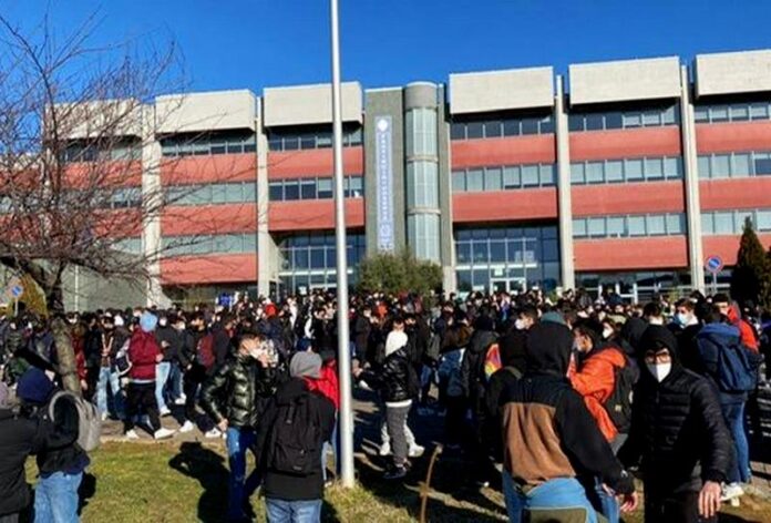 liceo castrolibero studenti