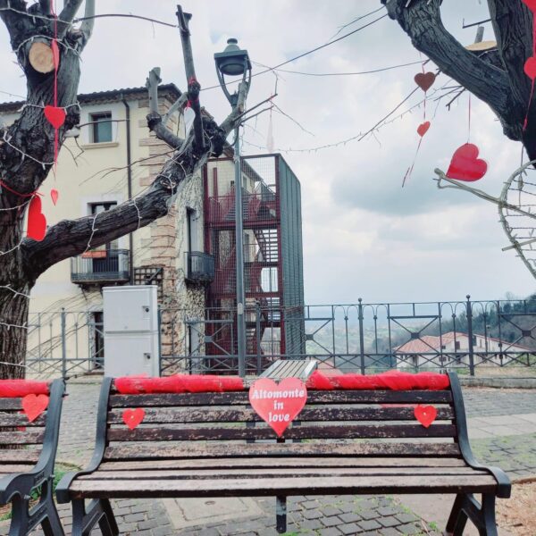panchina amore altomonte