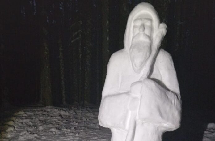 statua neve San Francesco di Paola