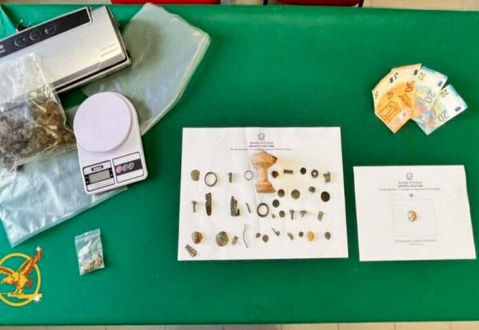 Crotone droga e reperti archeologici