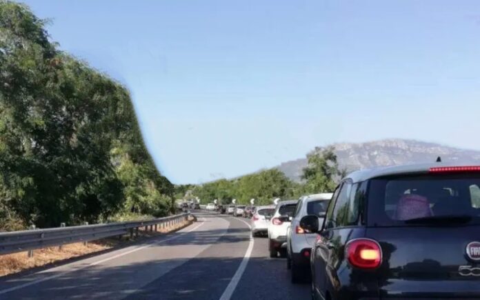 autostrada interrotta traffico in tilt ss18