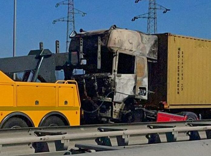 incendio camion a2 pizzo