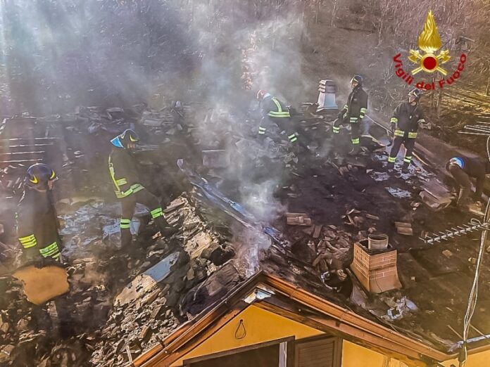 incendio palazzina Acri CS