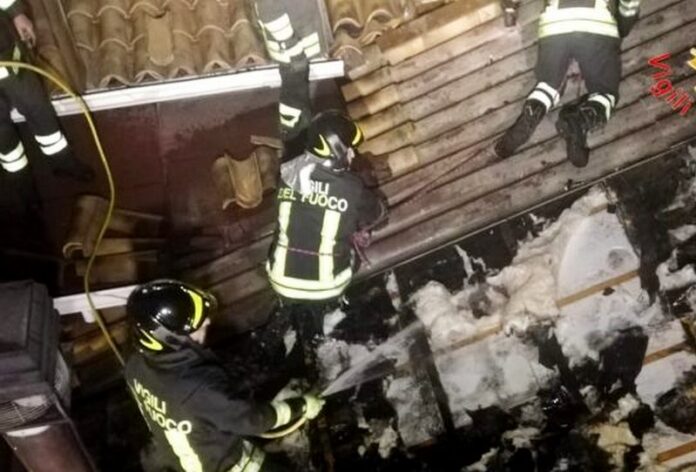 incendio tetto abitazione catanzaro