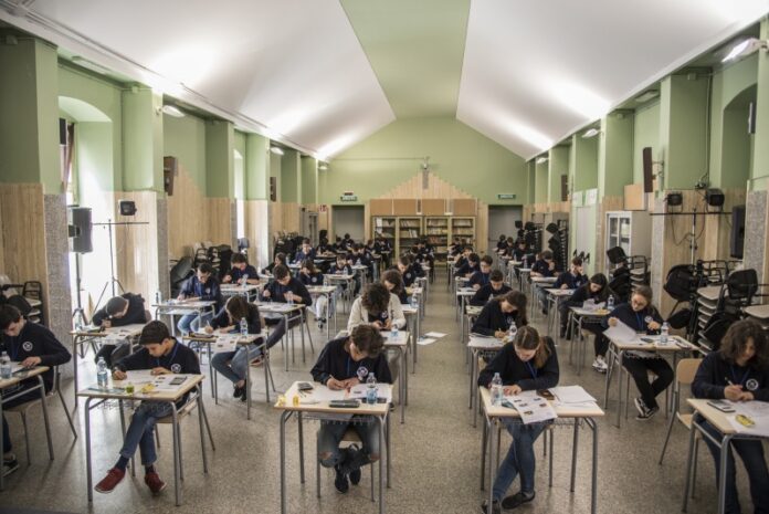 studenti olimpiadi astronomia