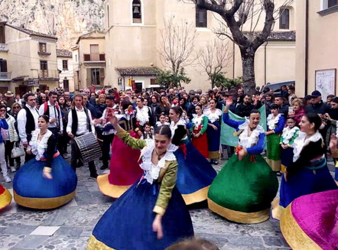 Civita il rito Arberesh delle Vallje