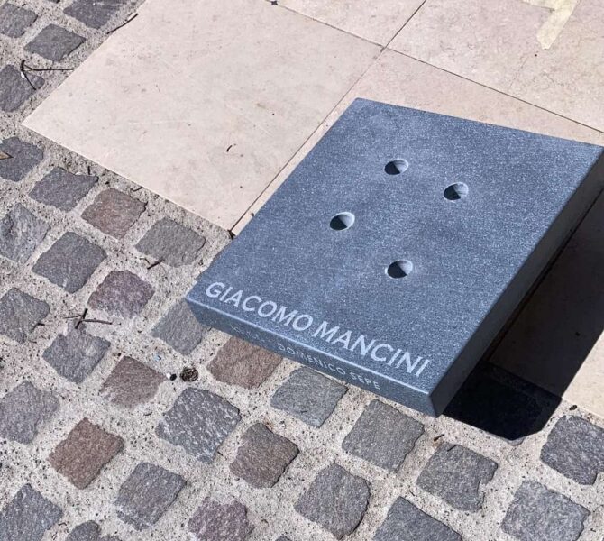 base statua mancini