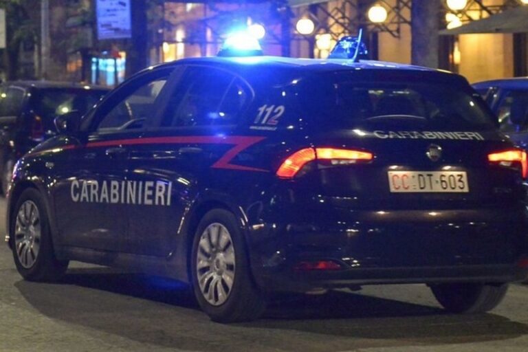 carabinieri auto notte