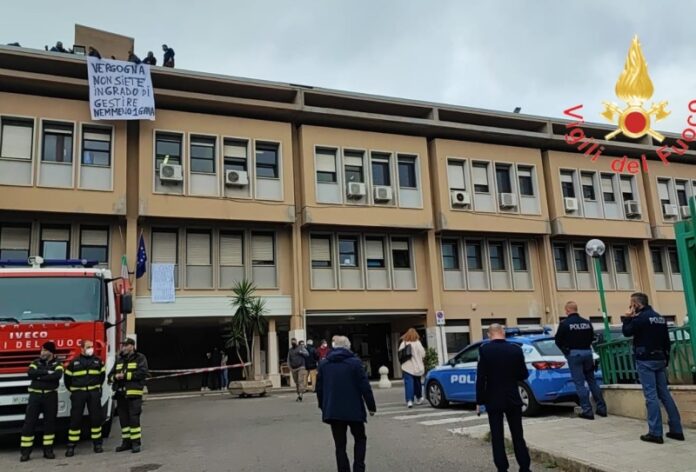 protesta lavoratori mensa ospedale