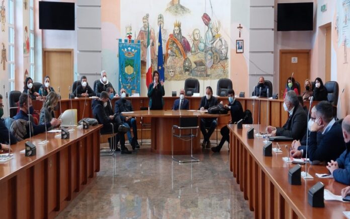 riunione su Amaco comune Cosenza