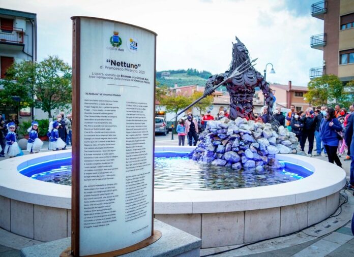 Acri Statua in piazza Matteotti