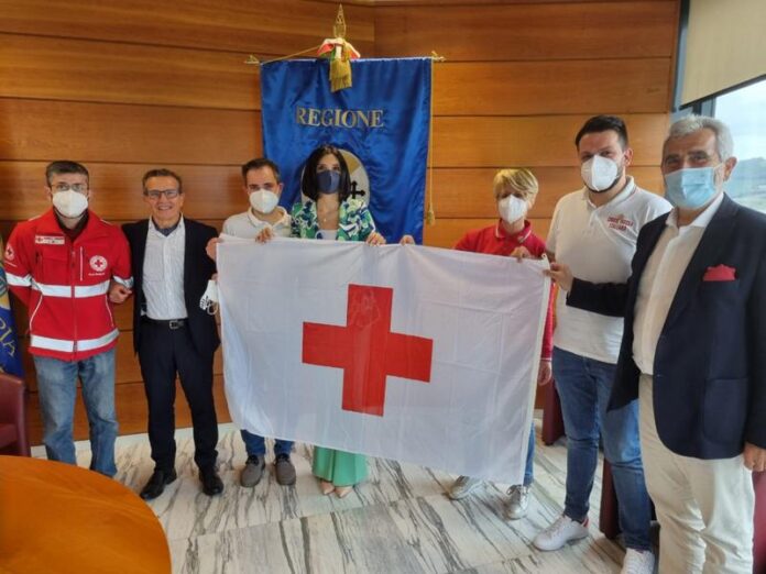 Consegna bandiera Croce Rossa Regione Calabria