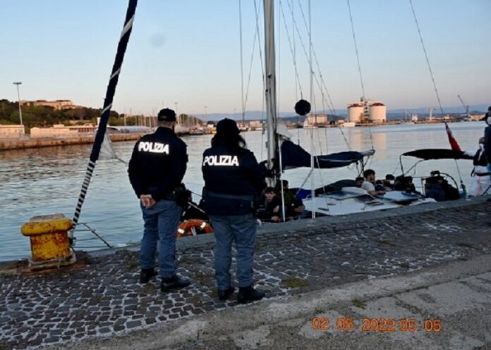 arresto scafisti crotone