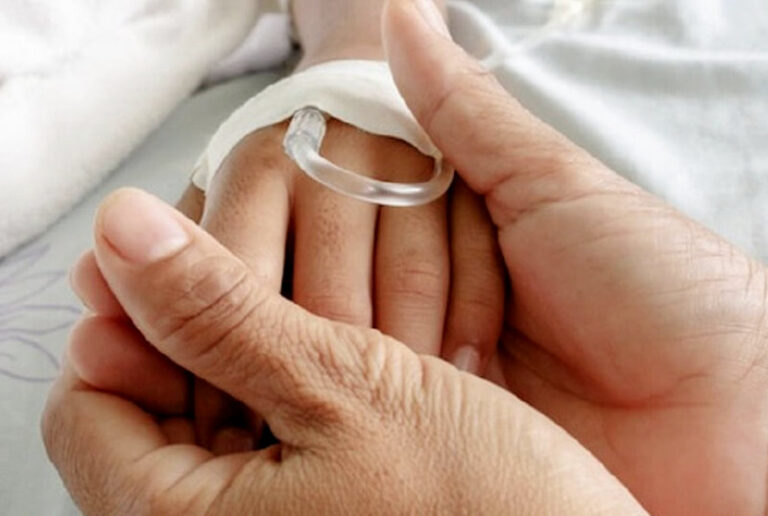 bambino ospedale maltrattamenti